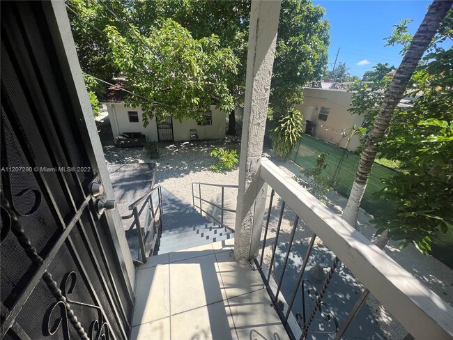 Building Photo - 128 NW 53rd St