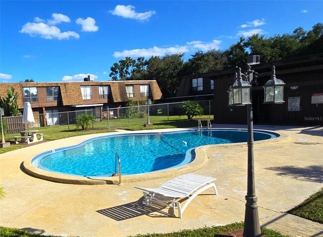 Building Photo - 1836 N Crystal Lake Dr