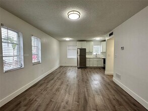 Building Photo - 2910 Pierce St