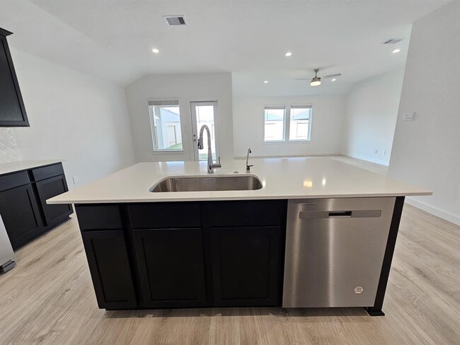 Building Photo - 30018 Foxtail Pne Ct