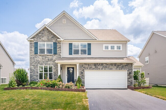 Building Photo - 615 Willow Grove Dr