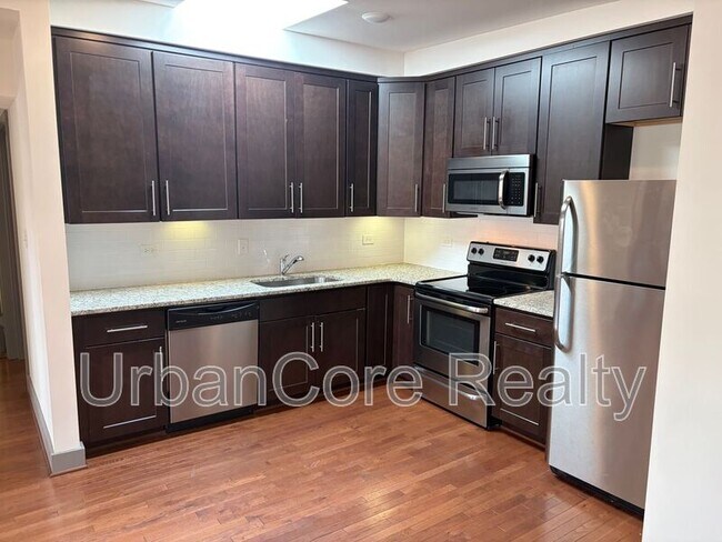 Foto del edificio - 1400 N Arthur Ashe Blvd