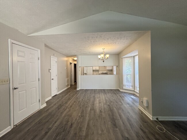 Foto del edificio - 6682 Winchester St