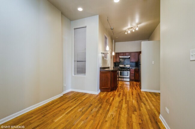 Foto del edificio - 1134 W Barry Ave