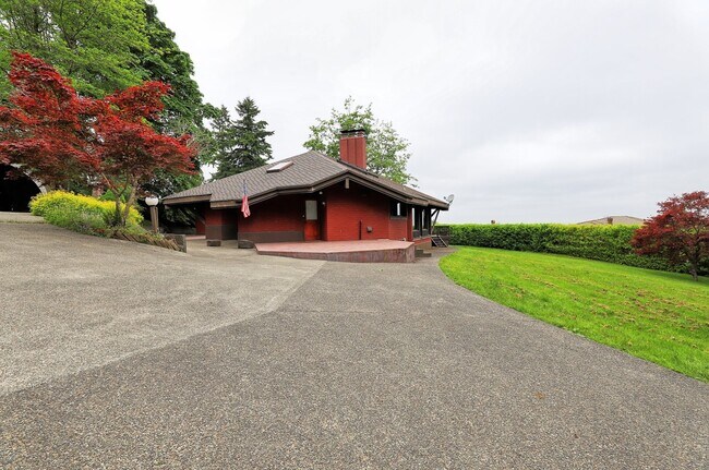 Building Photo - Architectural Masterpiece Sitting Atop Cou...