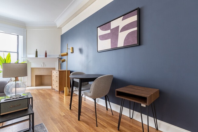 Building Photo - 62 Boylston St