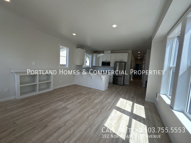 Building Photo - 392 NE 91st Ave