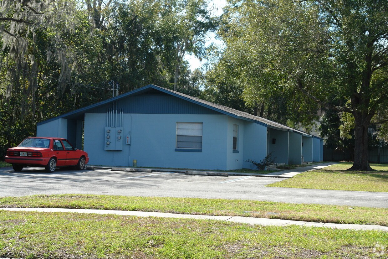 811 Idlewild Ave, Green Cove Springs, FL 32043 Apartments in Green