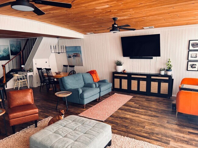 Foto del edificio - 2 Bedroom  2 Bath Lakefront Single Family ...