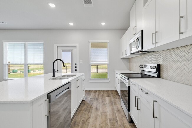 Building Photo - AVAILABLE NOW! LUXURIOUS DUPLEX LOCATED ON 1-ACRE LOT IN MIDLOTHIAN, TX!