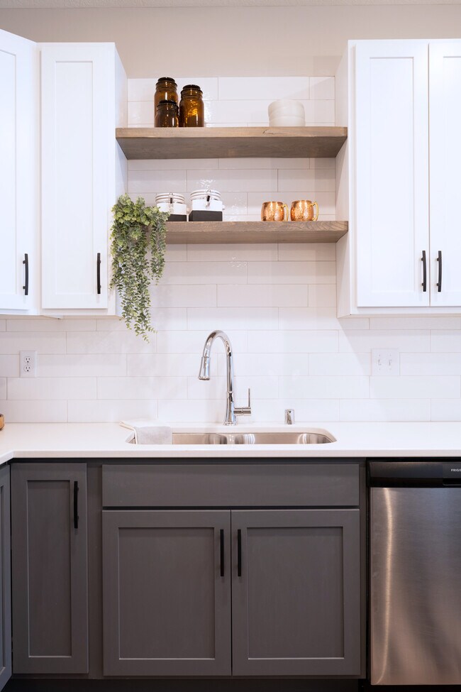 Reside Apartments 13958 Edgewood Ave Savage, MN