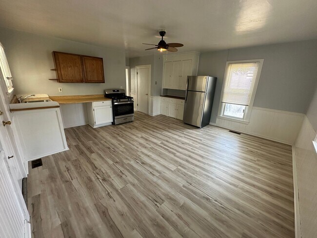 Foto del edificio - 451 4th St NW