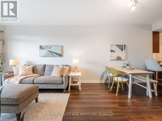 Photo du bâtiment - 3865-3865 Lake Shore Blvd W