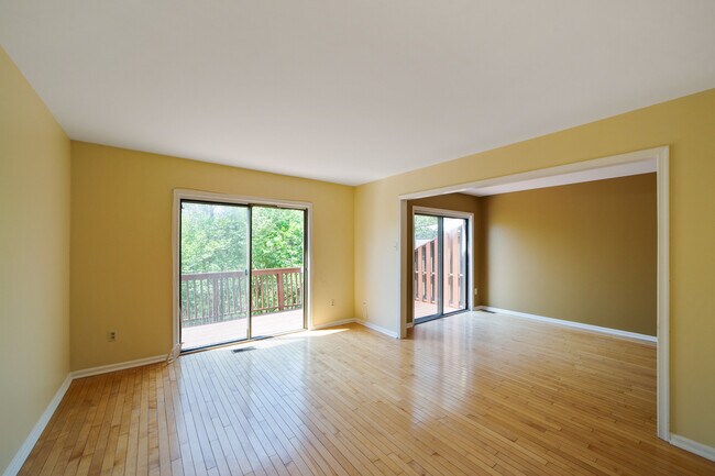 Building Photo - 57 Iroquois Ct