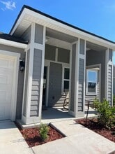 Building Photo - 70316 Winding River Dr