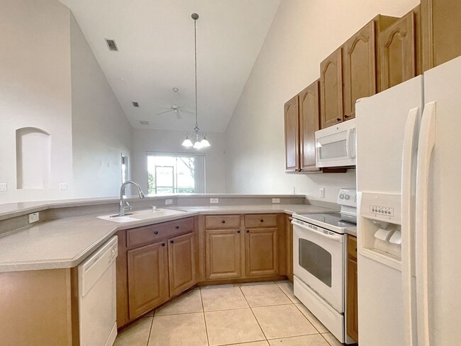 Building Photo - Two-Bedroom Townhome with Bonus Room