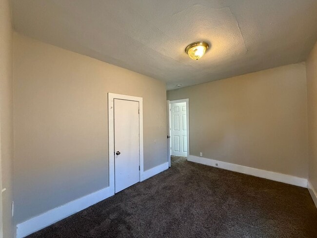 Photo - Escape Apartment Life! Downtown Cottage with yard!