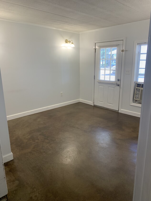 Primary Photo - 308 Joseph St