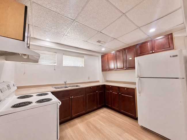 Building Photo - 1 BED - 1 BATH - MISSISSAUGA - BASEMENT