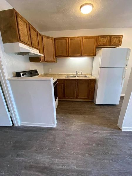 Building Photo - 505 Wayside Dr