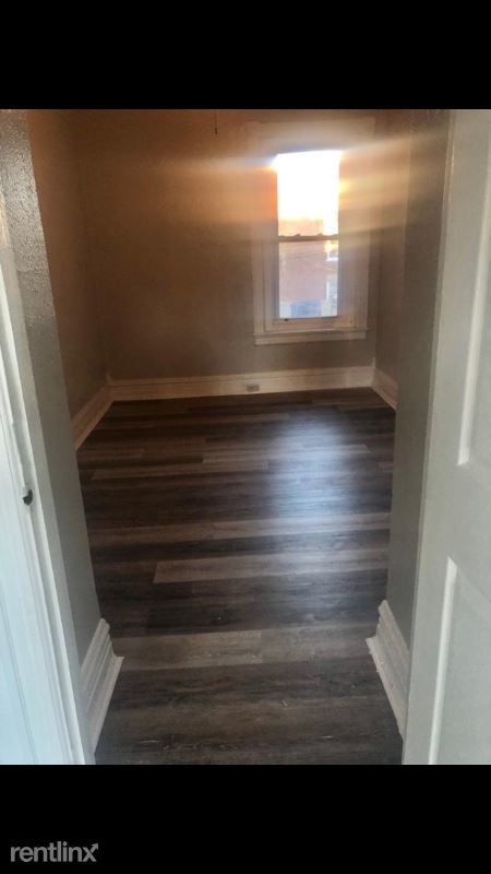 Building Photo - 3 br, 1 bath Apartment - 805 N 6st
