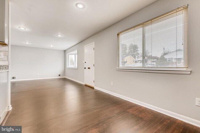 Building Photo - 3314 Hillsmere Rd