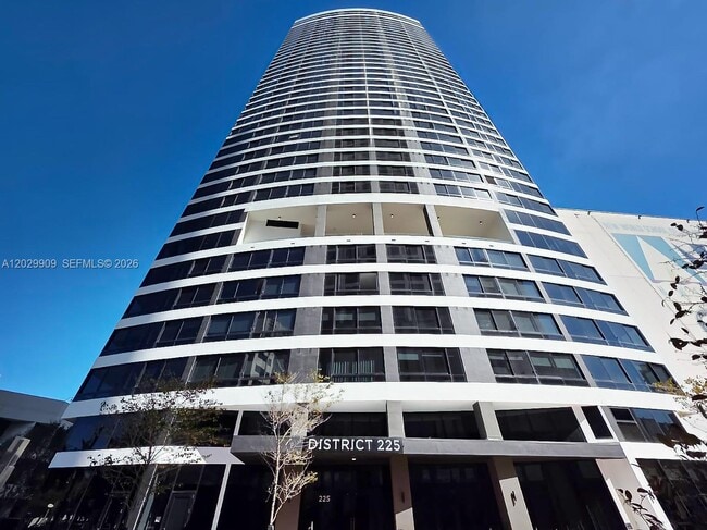 Building Photo - 225 N Miami Ave