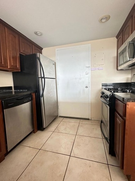 Foto del edificio - 2175 NE 170th St