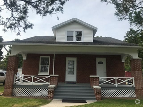 Building Photo - 2086 Hilton Ave