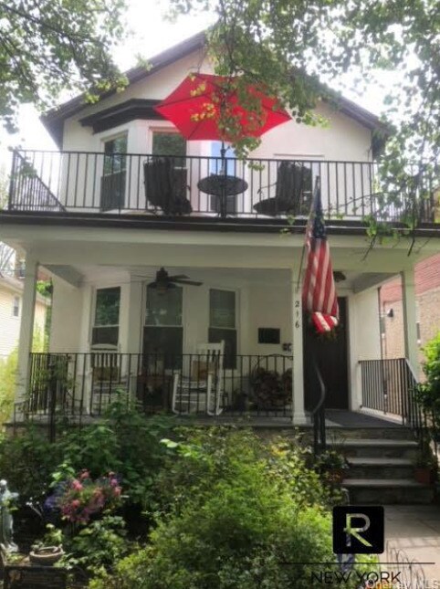 Building Photo - 216 Lakeview Pl