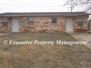 Building Photo - 410 Sunset Ln
