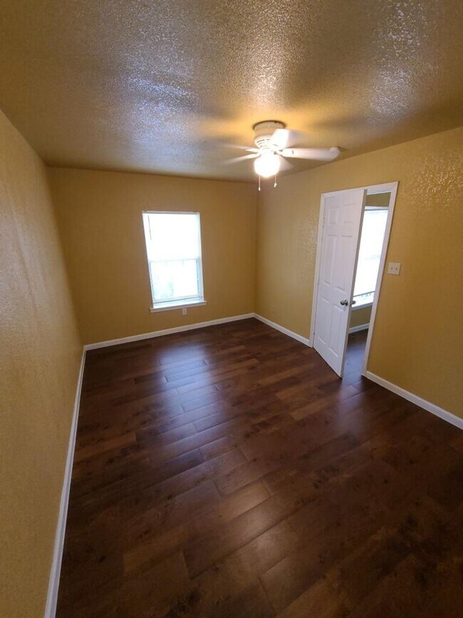 Foto del edificio - Single Family Home Available 76119