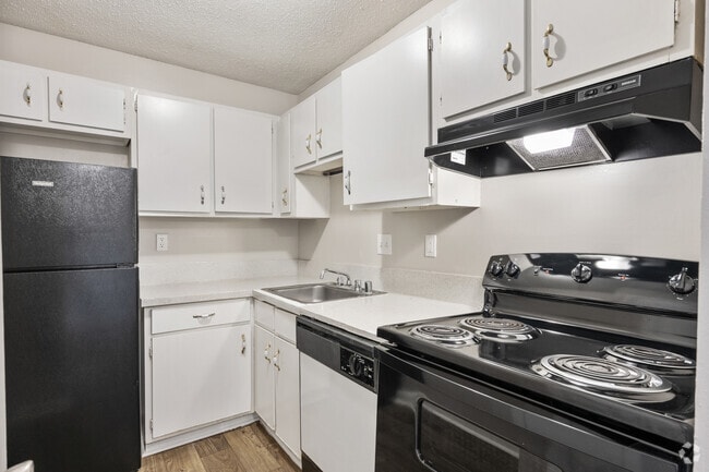 Interior Photo - Center Pointe