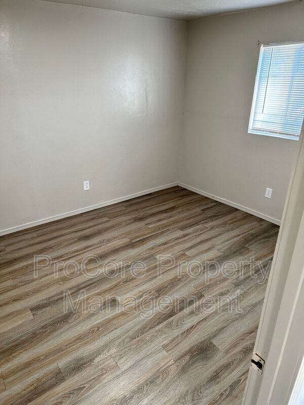 Foto del edificio - 128 13th Ave N