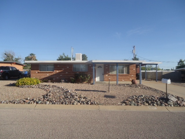 Building Photo - 1301 Cushman Dr