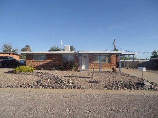 Foto del edificio - 1301 Cushman Dr