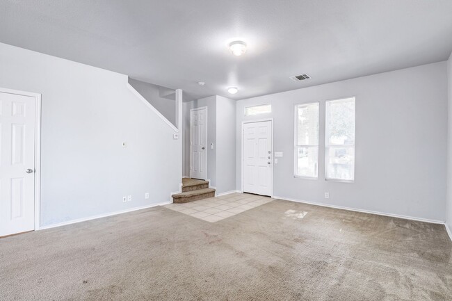 Building Photo - 10302 Lateleaf Oak