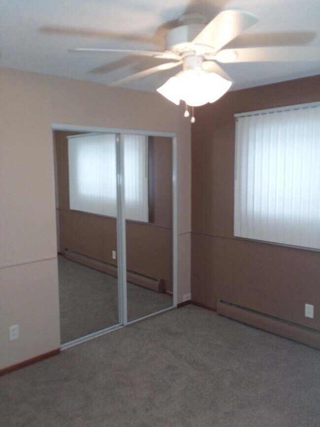 Foto del edificio - 3246 Douglas Dr N