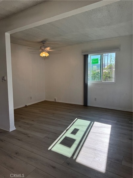 Building Photo - 1540 W 51st Pl