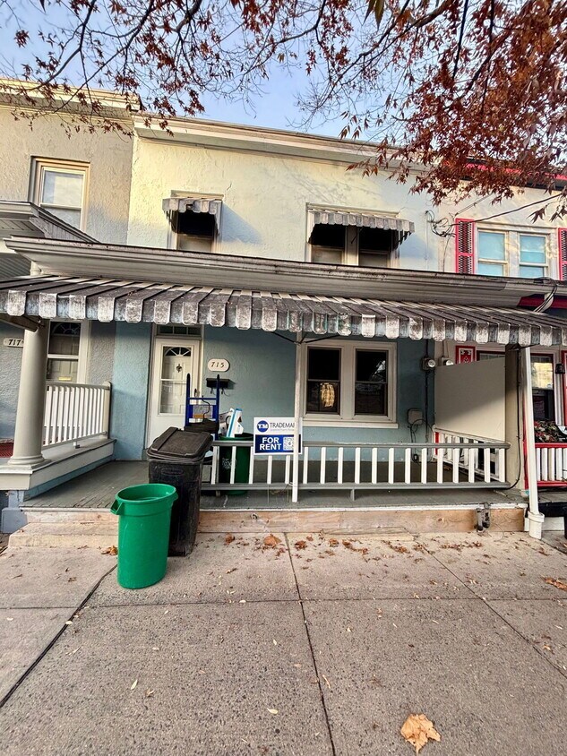 Foto principal - 715 6th St