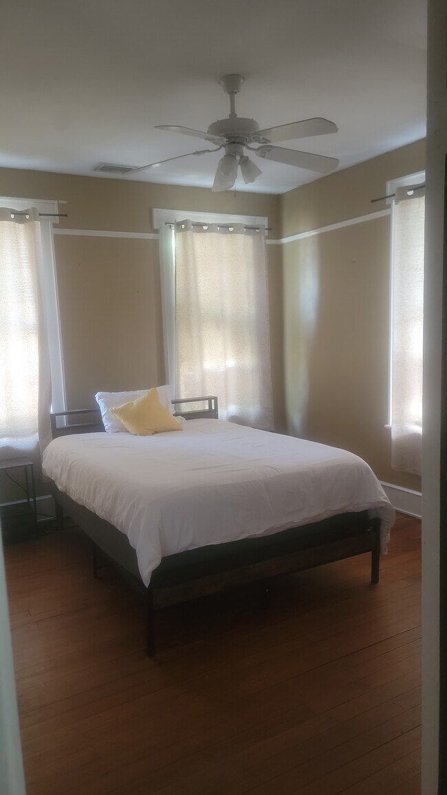 Foto del edificio - 146 W 6th St