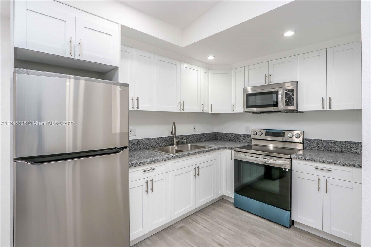 1624 NW 17th Ln Unit 2, Fort Lauderdale, FL 33311 Room for Rent in