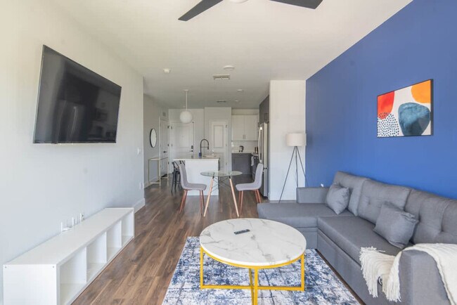 Foto del edificio - 688 W 1st St