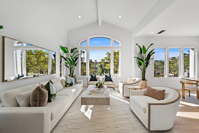 Building Photo - 84 Sidney Bay Dr