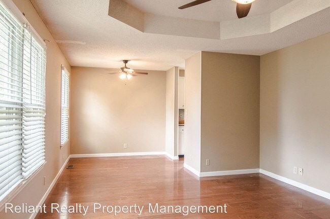 Foto del edificio - 728 Inver Ln