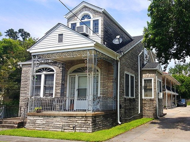 Primary Photo - 209 Central Ave