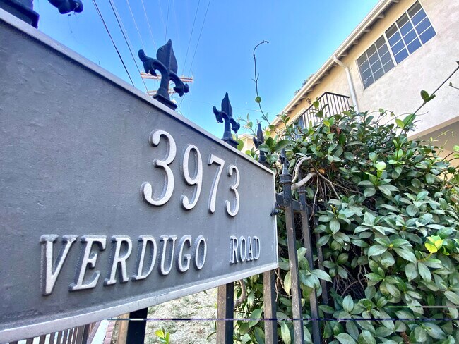 Foto del edificio - 3973 Verdugo Rd