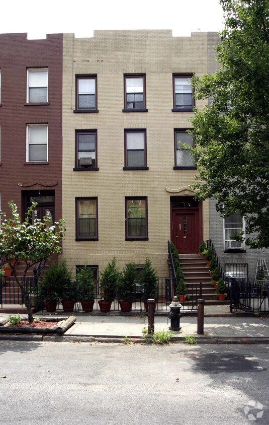 Foto del edificio - 82 Carroll St