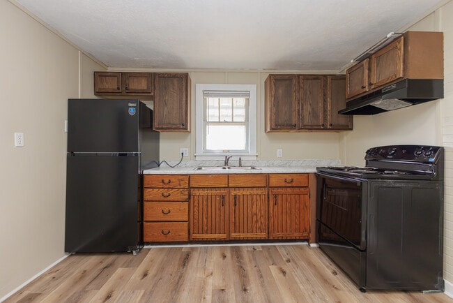 Building Photo - 2904 S Pershing Dr