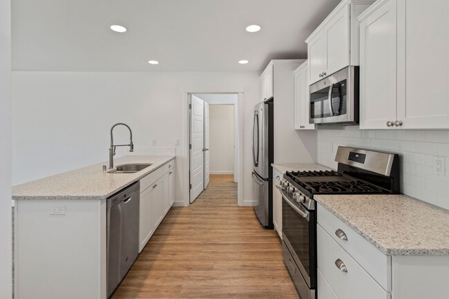 Foto del edificio - 4br/2.5ba - Modern Townhome - A/C - Hillcr...